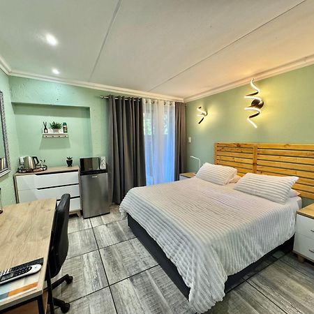Echo Mountain Inn (Adults Only) Thabazimbi Exterior foto